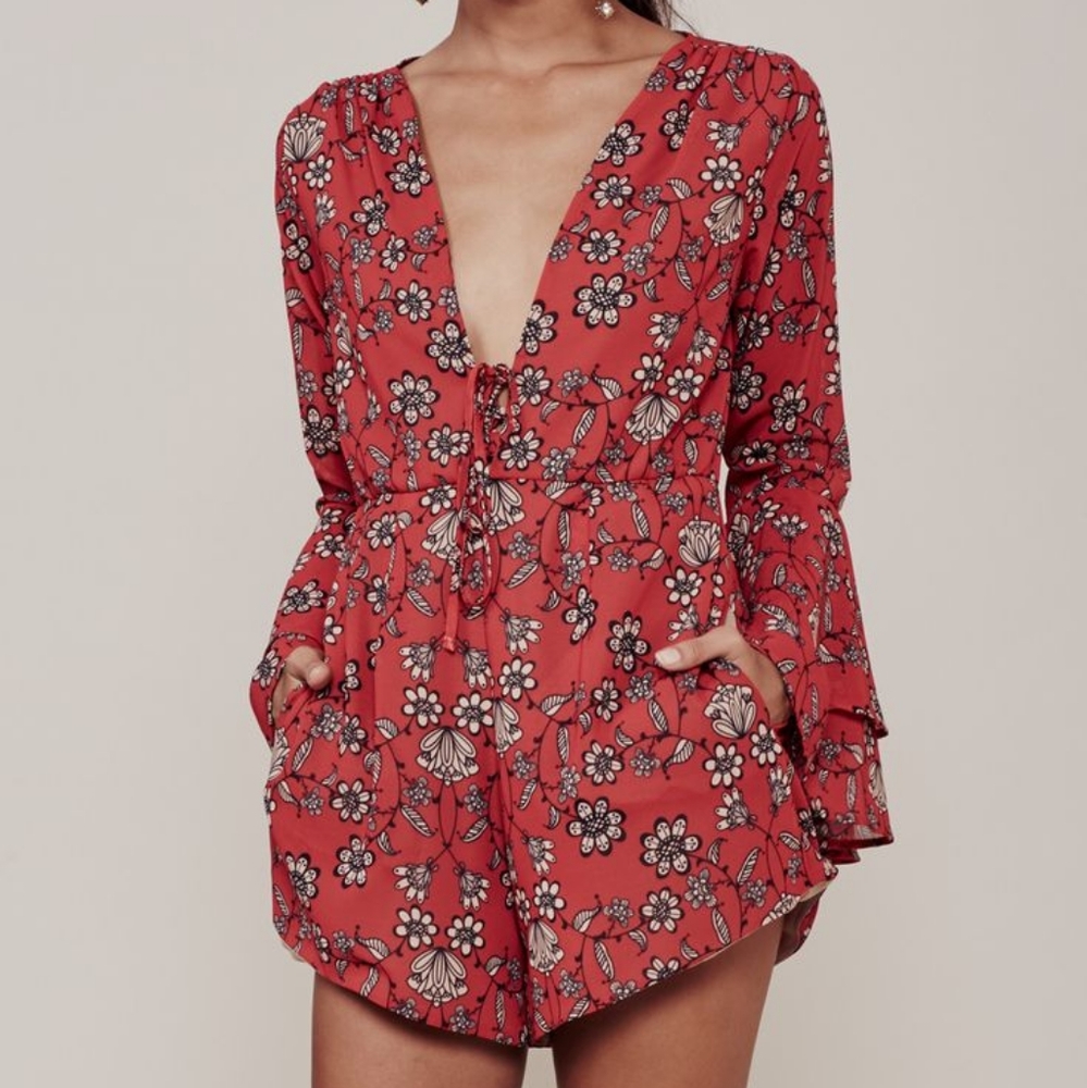 For love and lemons pia romper M